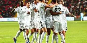 besiktasta-konyaspor-maglubiyeti-bardagi-tasirdi-donem-biter-bitmez-5-isim-yolcu-HV2EENf7.jpg