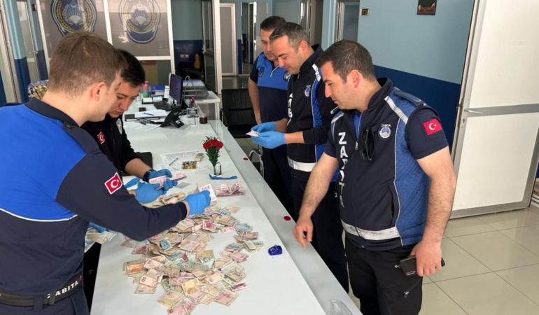 bilecikte-dilencinin-uzerinden-cikan-servet-saskina-cevirdi-LkxPIcbr.jpg