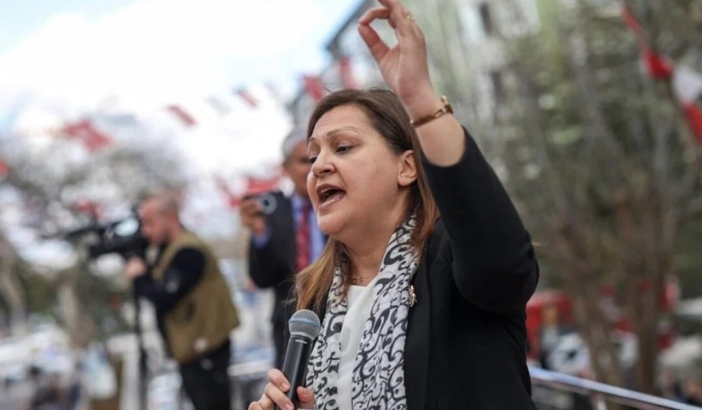 burcu-koksal-akpye-katilacagi-tarihi-acikladi-28AOs7Yw.jpg