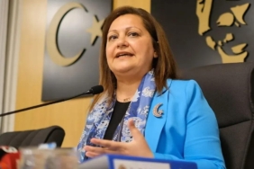 burcu-koksal-son-noktayi-koydu-ak-partiye-katiliyorum-7vseisYK.jpg