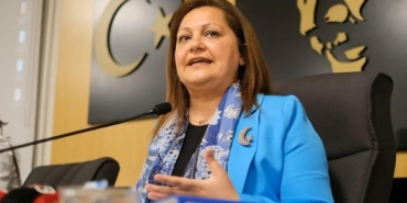burcu-koksal-son-noktayi-koydu-ak-partiye-katiliyorum-7vseisYK.jpg