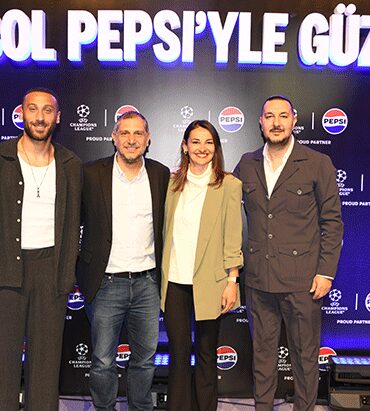 cenk-tosun-ve-necati-atesin-sampiyonlar-ligi-bulusmasi-bTJ23FCV.jpg