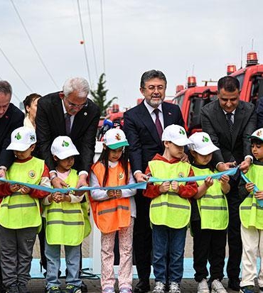 cumhuriyet-tarihinin-en-buyuk-filosu-sahaya-iniyor-bakan-yumaklidan-yesil-vatan-mesaji-sjNyfKgn.jpg