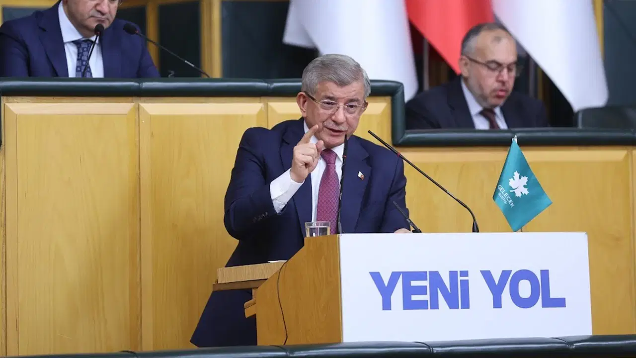davutoglundan-o-akplilere-sert-tenkit-bu-uclu-cete-turkiyeye-10-yil-kaybettirdi-WwwxiBYb.jpg