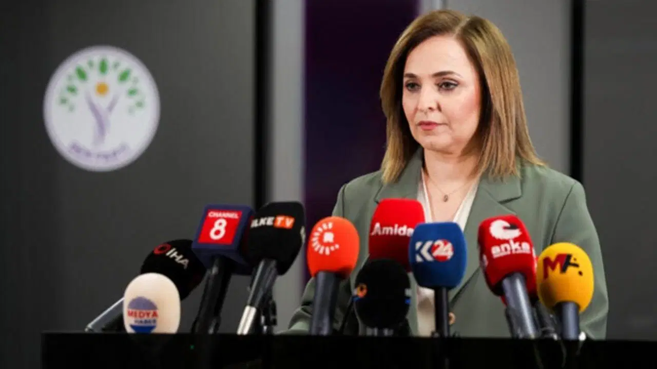dem-partiden-resmi-aciklama-partinin-ismi-ve-logosu-degisecek-mi-mydWWnkZ.jpg