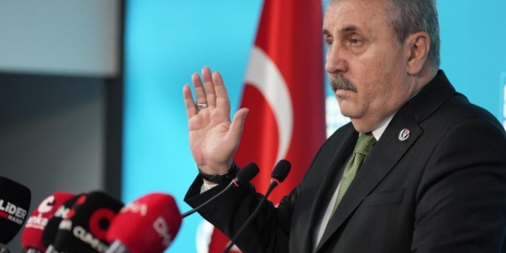 desticiden-odtudeki-ihanet-manzaralarina-sert-reaksiyon-kirli-elleriz-kirariz-5xBjXNcg.jpg