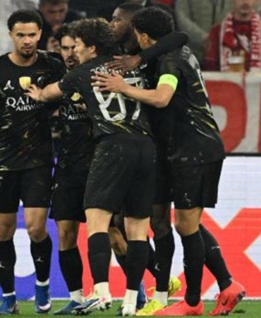 devler-liginde-finalin-ismi-asik-r-oldu-psg-5-4un-rovansinda-bayerni-saf-disi-birakti-OKgMgBaI.jpg