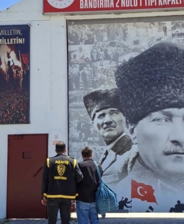 emniyetin-dikkati-sayesinde-yakalandi-60-yil-hapisle-aranan-sahis-gbtye-takildi-uMTbUSfB.jpg