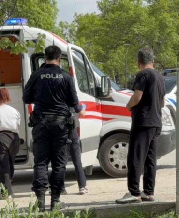 erkek-arkadas-kavgasinda-3-kiz-bicakla-yaralandi-4fOxOZhT.jpg