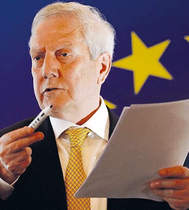 fenerbahcede-aziz-yildirimdan-potada-ve-filede-unutulmaz-muvaffakiyetler-ak34BCds.jpg