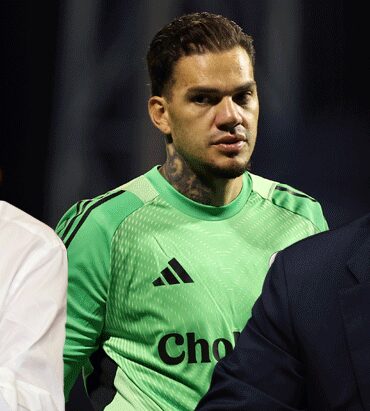 fenerbahcede-ederson-yerine-gelecek-kaleci-ortaya-cikti-hakan-safi-ve-aziz-yildirimin-ortak-hedefi-qay5ICSM.jpg