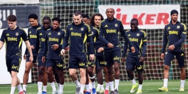 fenerbahcede-futbolcular-kazan-kaldirdi-o-ismi-istemiyorlar-ryWBmO1V.jpg