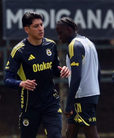 fenerbahcede-ilk-ayrilik-gerceklesti-WhpdqeNB.jpg