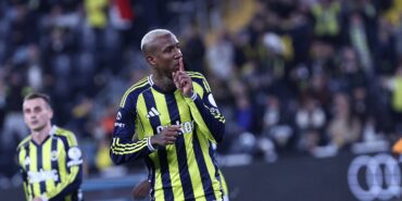 fenerbahcede-talisca-geceye-hat-trick-ile-damga-vurdu-QAYbtHvR.jpg