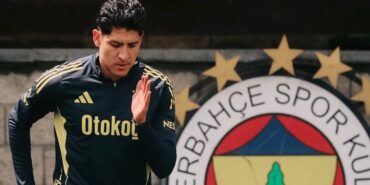 fenerbahcede-taraftardan-edson-alvareze-tepki-NtELZ3vW.jpg