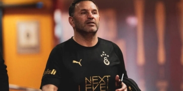 galatasarayda-okan-buruk-yildiz-ismin-biletini-kesti-gozunun-yasina-bile-bakmadi-sQiqLNUq.jpg
