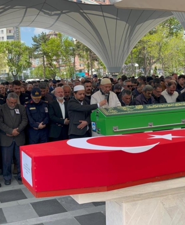 gazi-polis-memuru-mehmet-emrullah-kaya-kayseride-son-yolculuguna-ugurlandi-HBBzCqYV.jpg