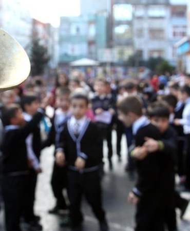 gaziantep-ve-sanliurfada-saganak-hayati-felc-etti-okullar-tatil-edildi-mlNRSt6n.jpg