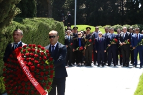 haydar-aliyev-dogumunun-103-yilinda-bakude-anildi-LNSs8Cn8.jpg