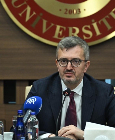 iletisim-baskani-duran-cok-kutuplu-dunyanin-nasil-sekillenecegi-henuz-belli-degil-C6ZkxJH6.jpg