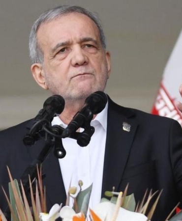 iran-medyasi-pezeskiyan-arakciyi-gorevden-almayi-dusunuyor-bzl3k6FF.jpg