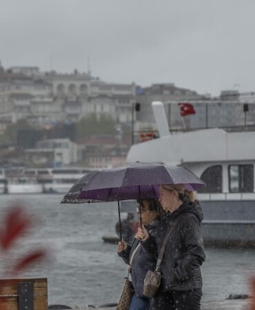 istanbul-icin-geri-sayim-basladi-hava-10-derece-birden-isinacak-g2a8fwzZ.jpg