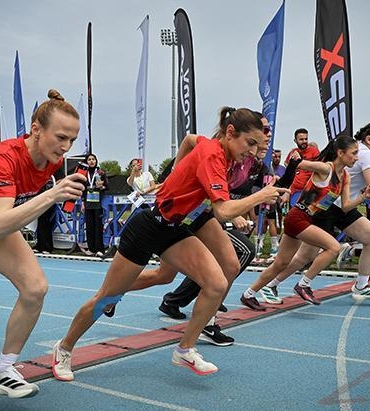 istanbulda-duzenlenen-10k-kosusuna-2-bini-askin-sporcu-katildi-bMVmOVeQ.jpg