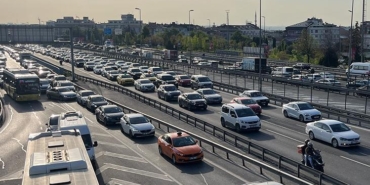 istanbulda-is-cikisi-trafik-yogunlugu-yuzde-78lere-cikti-4KHAyS8H.jpg