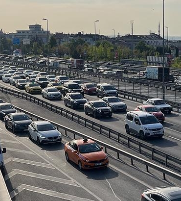 istanbulda-is-cikisi-trafik-yogunlugu-yuzde-78lere-cikti-4KHAyS8H.jpg