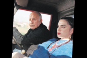 kapaktaki-kamyon-emegi-yolu-zamani-ve-sevgiyi-anlatiyor-ufZdbNmB.jpg