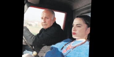 kapaktaki-kamyon-emegi-yolu-zamani-ve-sevgiyi-anlatiyor-ufZdbNmB.jpg