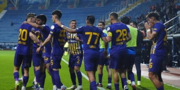 kesin-dustu-denilen-takimi-tek-basina-ayakta-tuttu-T8CWmf9h.jpg