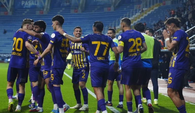 kesin-dustu-denilen-takimi-tek-basina-ayakta-tuttu-T8CWmf9h.jpg