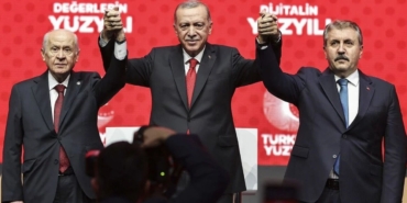 kucuk-ortak-bayram-ikramiyesi-icin-rakam-verdi-cagrida-bulundu-mIJzLmTK.jpg
