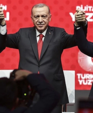 kucuk-ortak-bayram-ikramiyesi-icin-rakam-verdi-cagrida-bulundu-mIJzLmTK.jpg