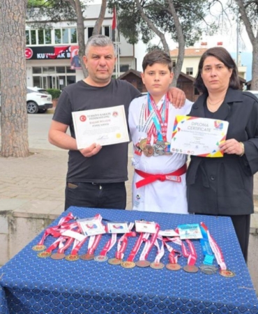 kuyucakta-skandal-iddia-chpli-baskan-ofkesini-13-yasindaki-milli-sporcudan-cikardi-qKcPxNAT.jpg