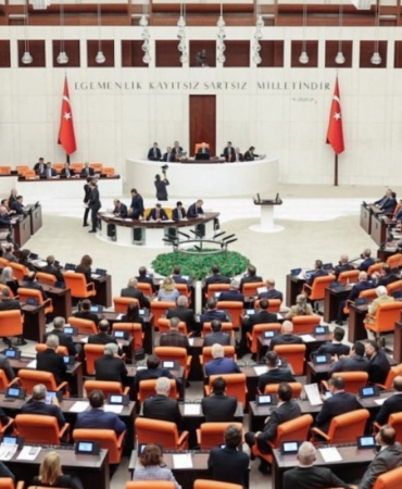madem-okulda-siddet-var-avrupayi-gezelim-7rUmPrSI.jpg