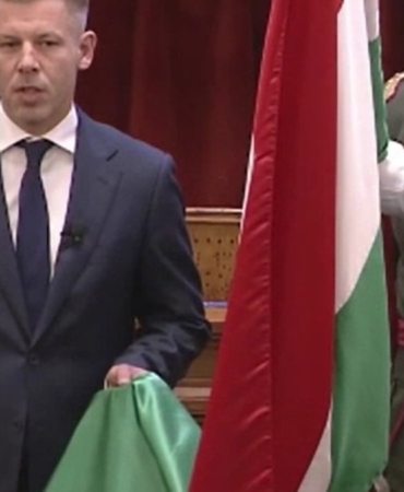 magyar-resmen-macaristan-basbakani-oldu-vdB2staS.jpg