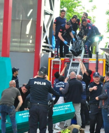 manisada-feci-olum-2-cocuk-babasi-kurtarilamadi-5HtrkaJT.jpg