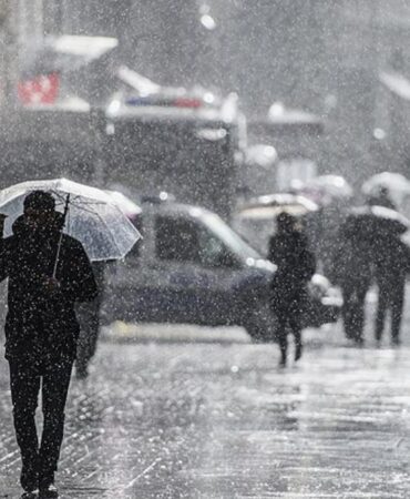 meteoroloji-duyurdu-kara-bulutlar-bastiracak-adeta-gok-delinecek-WijWcMgK.jpg