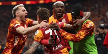 milliyet-gazetesi-yazarlari-galatasarayin-sampiyonlugunu-degerlendirdi-kalp-krizi-gecirten-sampiyonluk-51tcZpiO.jpg