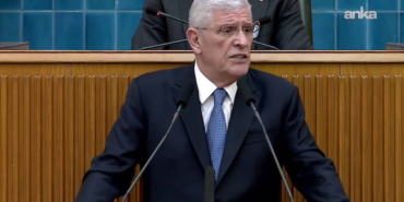 musavat-dervisoglundan-sert-statu-reaksiyonu-allah-sizi-nasil-biliyorsa-o-denli-yapsin-WtMJUGFM.jpg