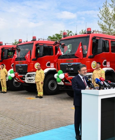 orman-yanginlariyla-mucadelede-yeni-araclar-gorev-yerlerine-ugurlandi-AOCaOzCp.jpg