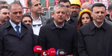 ozgur-ozel-kadikoyde-1-mayis-kutlamalarina-katildi-XtZFwgx6.jpg