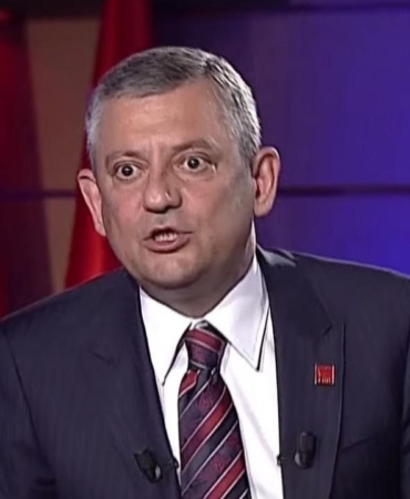 ozgur-ozelden-burcu-koksal-aciklamasi-ben-aradigimda-kapaliydi-telefonu-4mzfVZSr.jpg