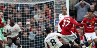 premier-ligde-nefes-kesen-macta-manchester-united-liverpoolu-devirdi-jCU71UKT.jpg