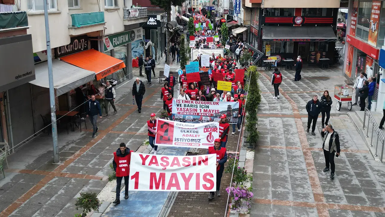 rizede-1-mayis-kutlamalarinda-emekliler-isyan-etti-artik-yeter-gecinemiyoruz-2hxE6eZJ.jpg