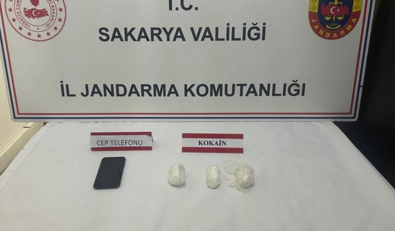 sakaryada-uyusturucu-sebekesine-dev-darbe-1-milyon-liralik-kokain-ele-gecirildi-wx8mxF7l.jpg