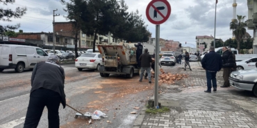 samsunda-akilalmaz-kaza-esine-yardima-kosarken-tonlarca-tuglanin-altinda-kaldi-sxjyYDDV.jpg