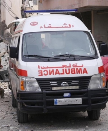 savasi-ahlaksizca-surdurmeye-devam-ediyor-israil-bu-kez-ambulansi-hedef-aldi-eFZa5aXh.jpg